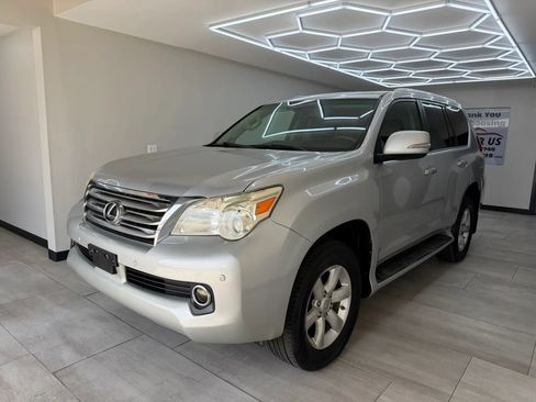 Used 2011 Lexus GX 460 w/ Convenience Pkg AWD/4WD image 3
