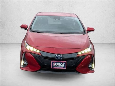 Used 2018 Toyota Prius Prime Advanced image 2