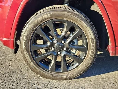 Used 2019 Jeep Grand Cherokee Altitude image 14