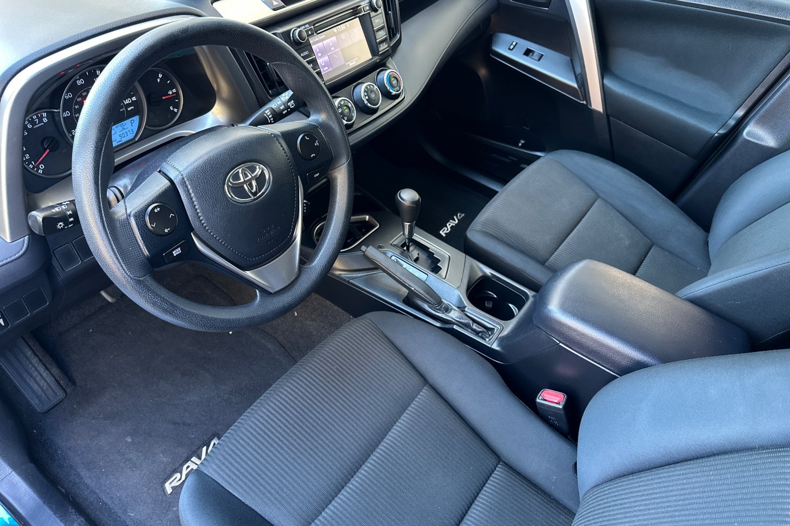 Used 2016 Toyota RAV4 LE FWD image 10