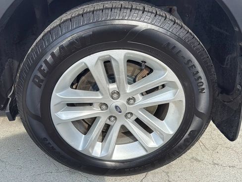 Used 2014 Ford Explorer XLT w/ Equipment Group 202A AWD/4WD image 49