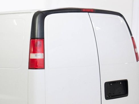 Used 2018 Chevrolet Express 3500 Extended w/ Driver Convenience Package image 11