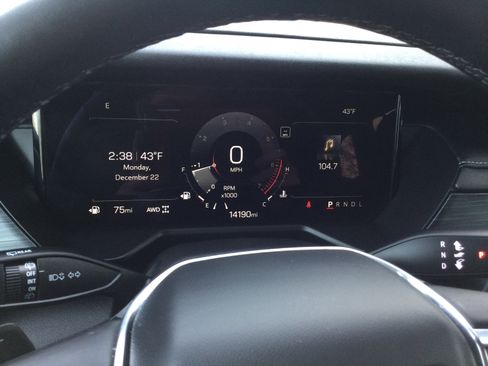 Used 2025 GMC Acadia Elevation w/ Elevation Premium Package image 16