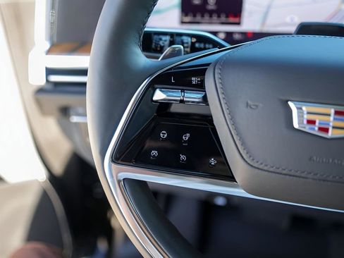 Certified 2025 Cadillac Escalade Sport Platinum w/ LPO, Floor Liner Package image 14