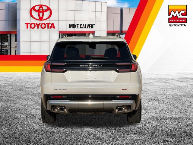 Used 2025 GMC Acadia Denali w/ LPO, Floor Liner Package FWD image 7
