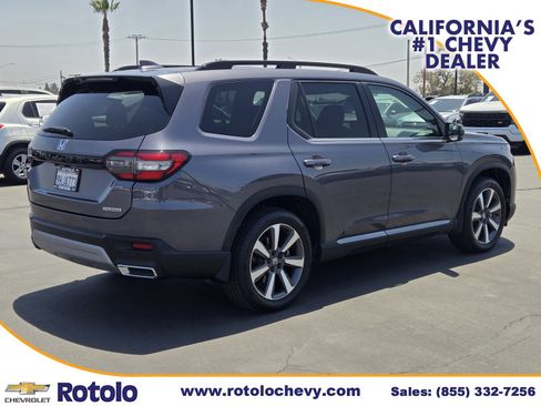 Used 2023 Honda Pilot Touring image 7