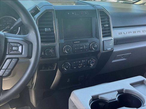 Used 2021 Ford F250 XLT w/ XLT Premium Package AWD/4WD image 9