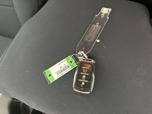 Used 2022 RAM 1500 Big Horn image 10