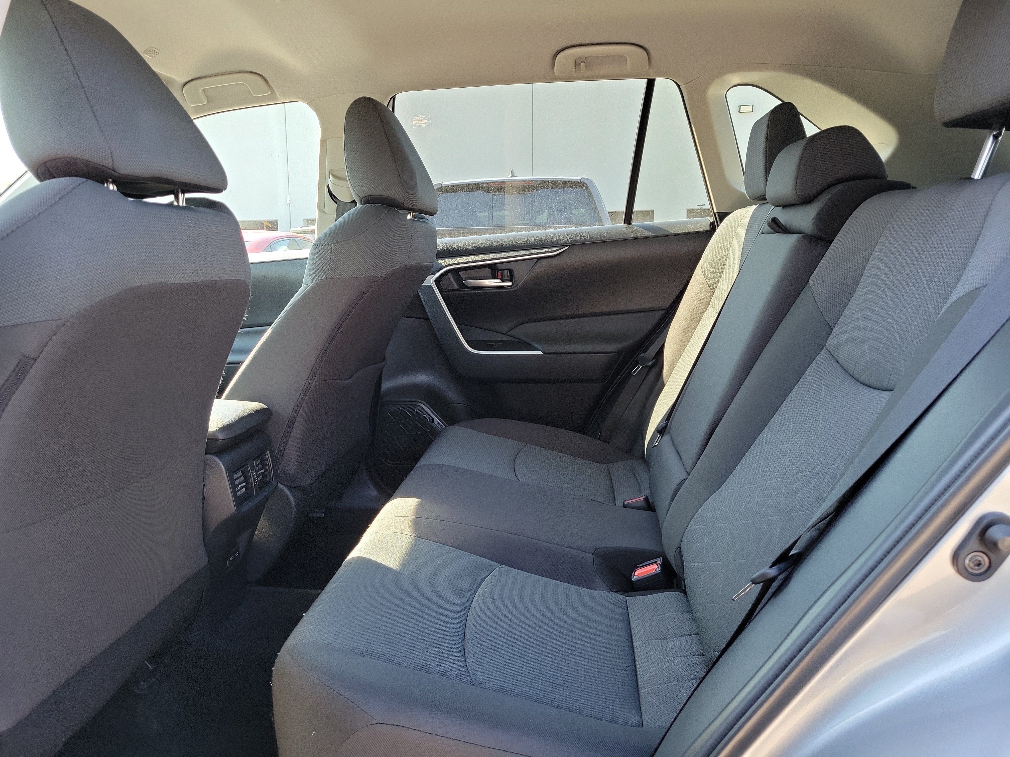 Used 2025 Toyota RAV4 XLE FWD image 19
