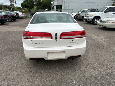 Used 2010 Lincoln MKZ FWD image 4