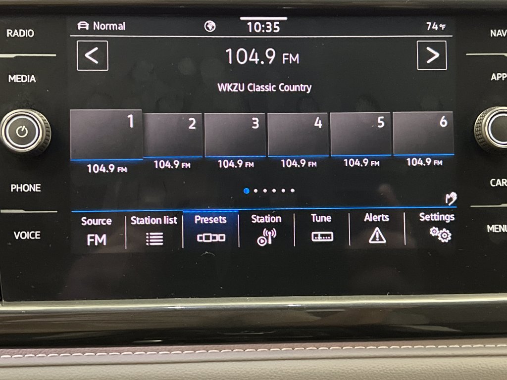 Used 2022 Volkswagen Taos SEL w/ Panoramic Sunroof Package AWD/4WD image 59