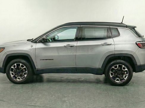 Used 2025 Jeep Compass Trailhawk AWD/4WD image 5