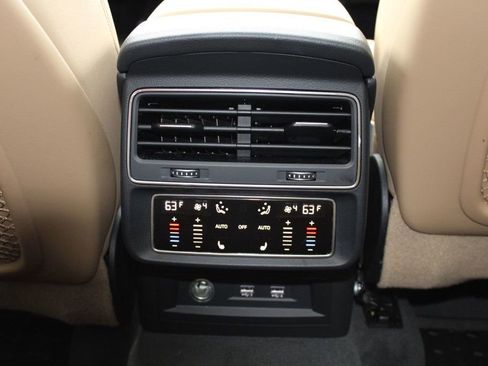 Used 2019 Audi Q8 Premium Plus AWD/4WD image 32