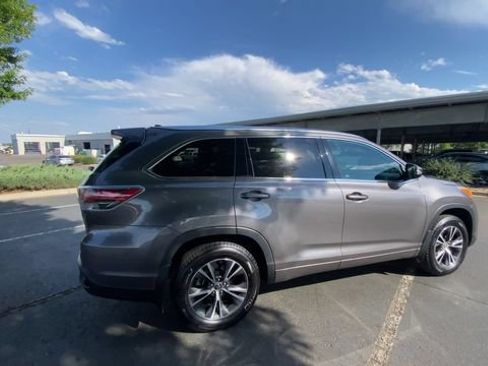 Used 2016 Toyota Highlander XLE AWD/4WD image 8
