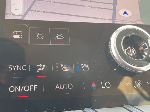 Certified 2025 GMC Acadia Denali w/ Super Cruise Package image 27