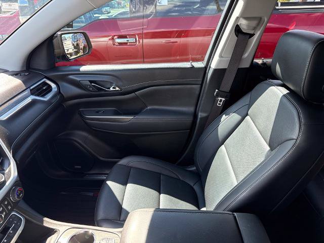 Used 2023 GMC Acadia SLT w/ Elevation Edition FWD image 14