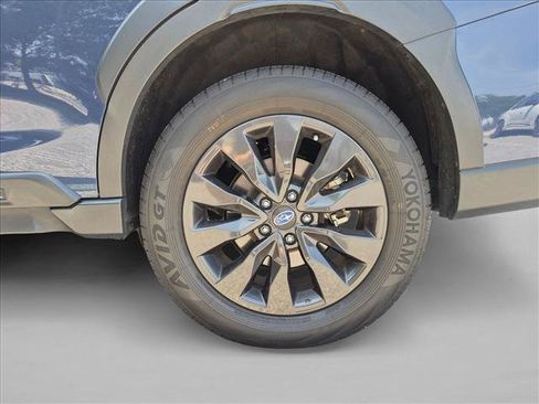 Certified 2025 Subaru Outback Onyx Edition AWD/4WD image 24