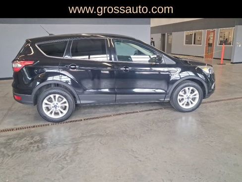Used 2017 Ford Escape SE image 9