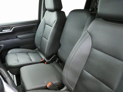 Used 2023 GMC Sierra 1500 SLT image 18