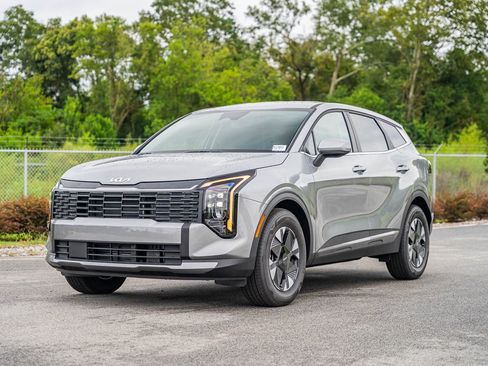 New 2026 Kia Sportage LX FWD image 2