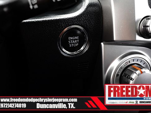 Used 2022 Toyota 4Runner SR5 Premium w/ Moonroof Package AWD/4WD image 33