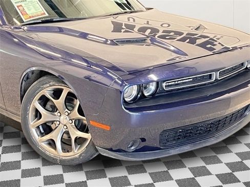 Used 2016 Dodge Challenger SXT w/ Sound Group image 32