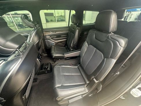 Used 2021 Jeep Grand Cherokee L Overland w/ Luxury Tech Group IV AWD/4WD image 26