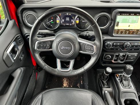 Used 2023 Jeep Wrangler Unlimited Sahara w/ Cold Weather Group image 16