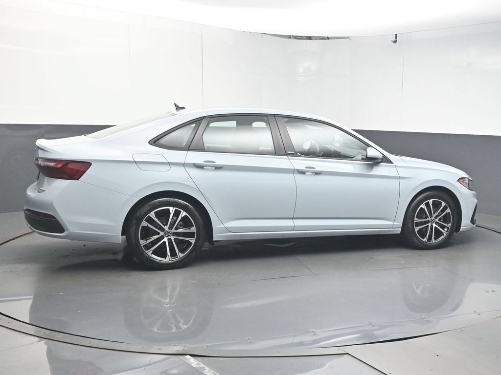 Used 2026 Volkswagen Jetta Sport FWD image 8