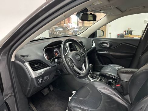 Used 2014 Jeep Cherokee Trailhawk w/ Leather Interior Group image 8