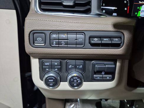 Certified 2021 GMC Yukon Denali w/ Denali Ultimate Package image 19