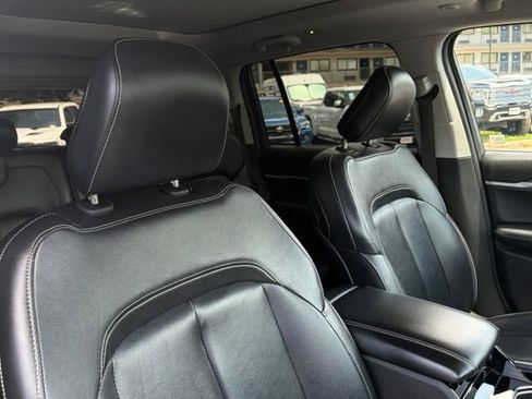 Used 2022 Jeep Grand Cherokee Limited AWD/4WD image 31