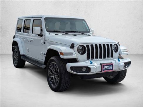 Used 2022 Jeep Wrangler Unlimited Sahara image 3