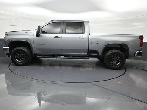 Used 2025 Chevrolet Silverado 2500 LT AWD/4WD image 2