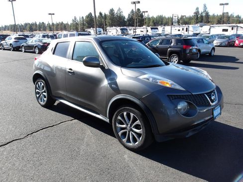 Used 2011 Nissan Juke SV FWD image 7