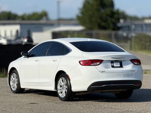 Used 2016 Chrysler 200 Limited w/ Convenience Group FWD image 10
