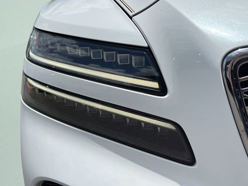 Certified 2025 Genesis GV80 3.5T Prestige AWD/4WD image 9