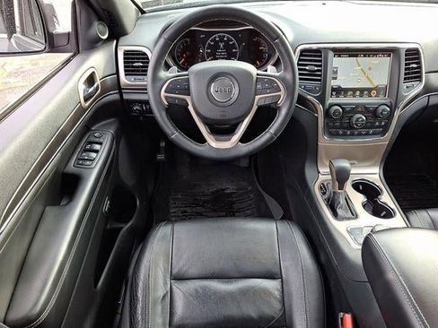 Used 2017 Jeep Grand Cherokee Limited image 12
