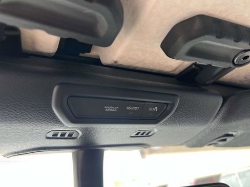Certified 2020 Jeep Wrangler Unlimited Sahara AWD/4WD image 32