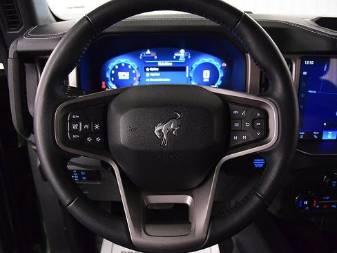 Used 2025 Ford Bronco Outer Banks image 18