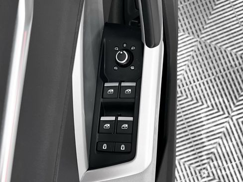 Certified 2024 Audi Q3 2.0T Premium Plus image 21