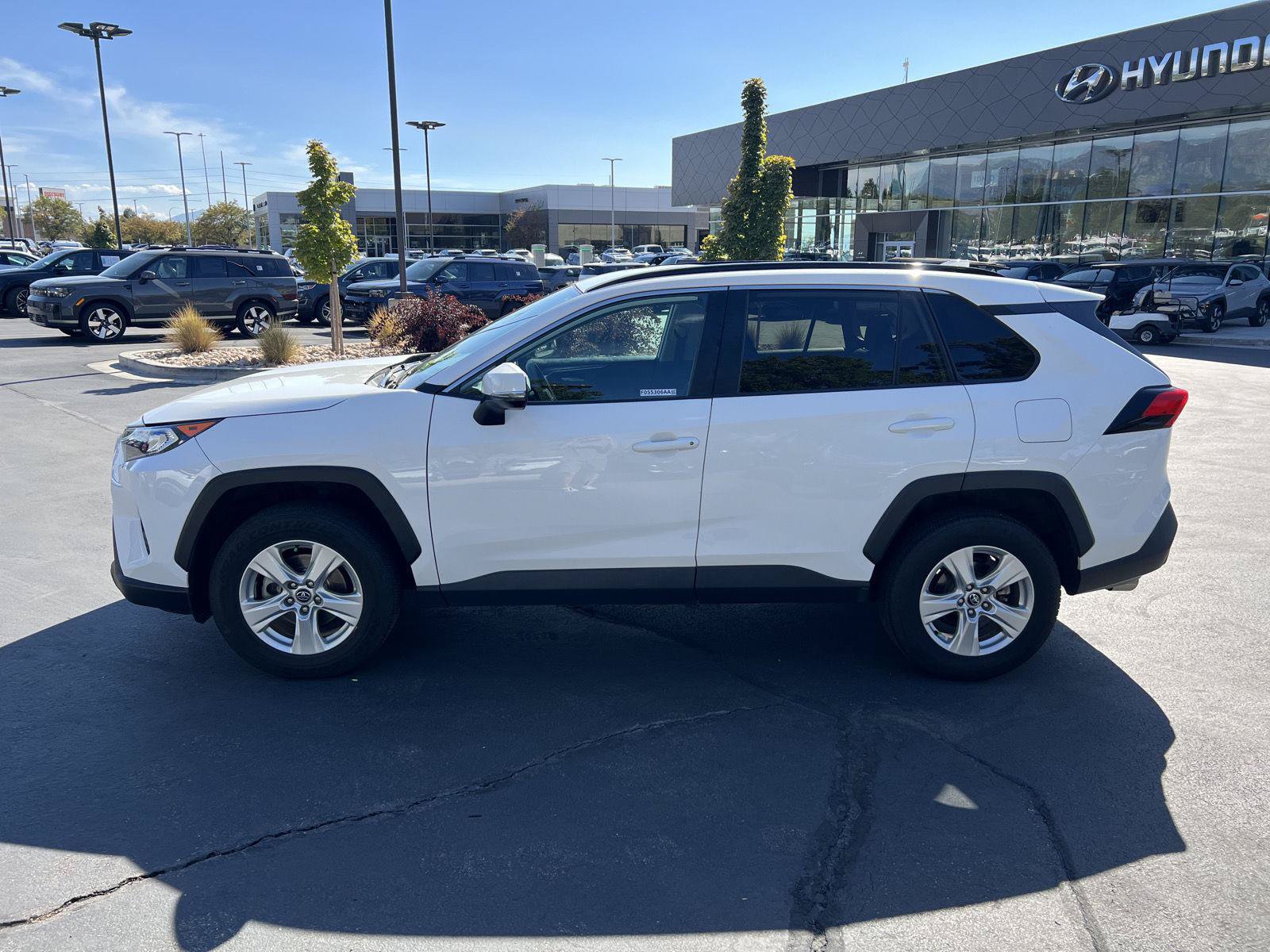 Used 2020 Toyota RAV4 XLE AWD/4WD image 16