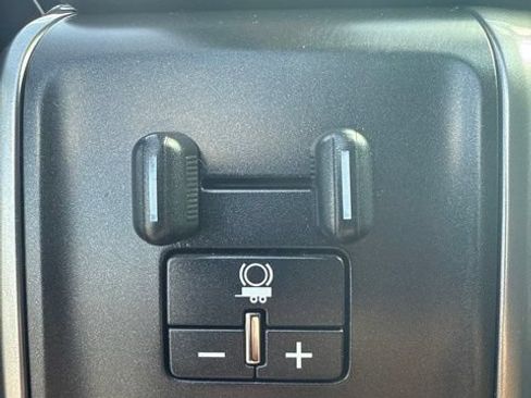 Used 2017 Chevrolet Silverado 1500 LTZ Z71 w/ LTZ Plus Package AWD/4WD image 14
