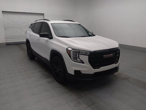 Used 2023 GMC Terrain SLE w/ Elevation Edition FWD image 13
