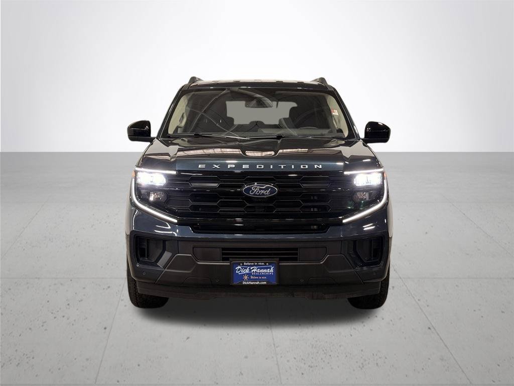 Used 2025 Ford Expedition Active AWD/4WD image 4