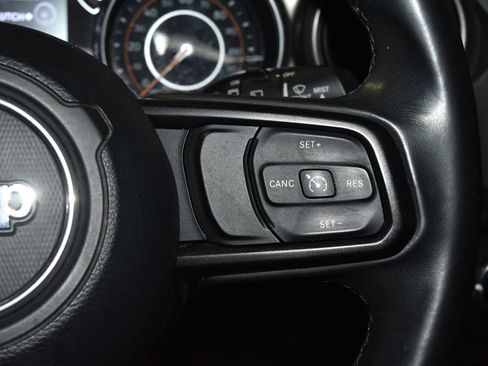 Used 2018 Jeep Wrangler Unlimited Sport S AWD/4WD image 9