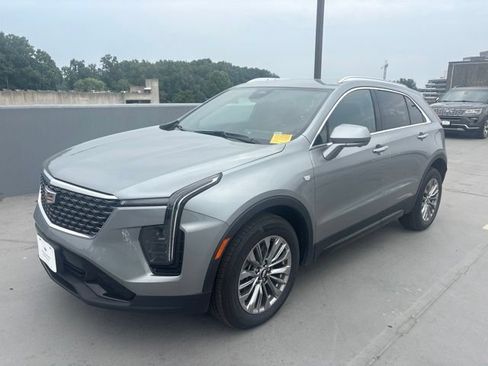 Certified 2025 Cadillac XT4 Premium Luxury AWD/4WD image 1