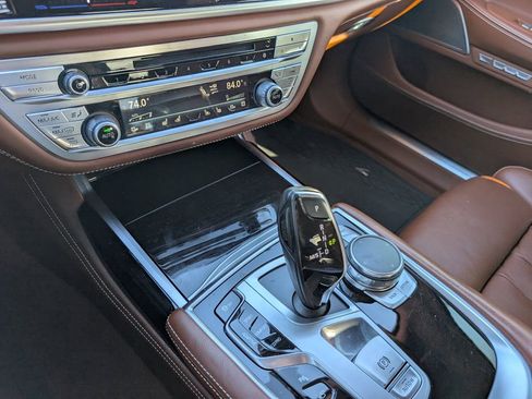 Used 2016 BMW 750i xDrive image 15