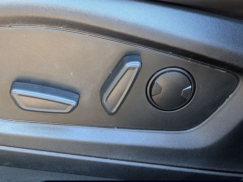 Certified 2023 Ford Explorer XLT w/ Equipment Group 202A image 22