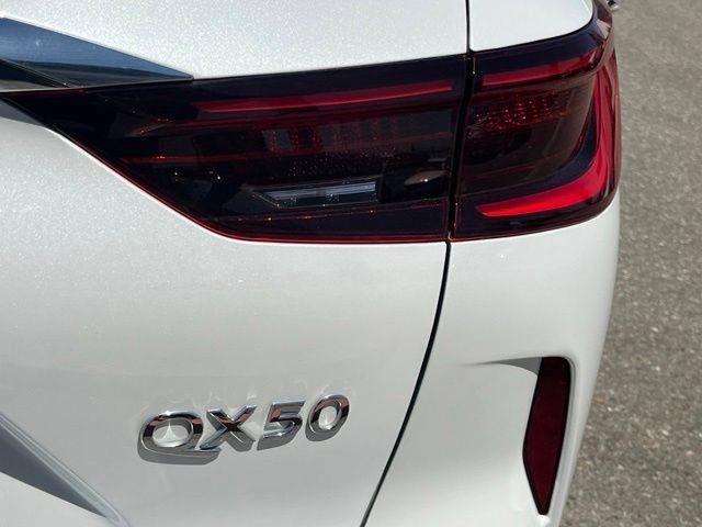 Certified 2023 INFINITI QX50 Luxe FWD image 32